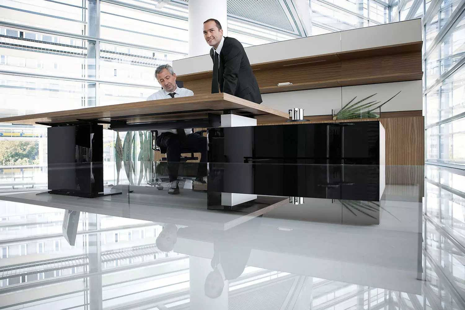 p2-management, Premium Desk, Bene Office furniture, Image 2